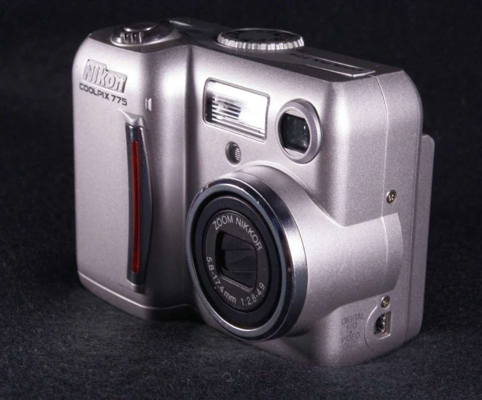 Nikon COOLPIX 775 2.1MP Digital Camera Works With Memory Card No Battery (№#10) - Image 2 of 4