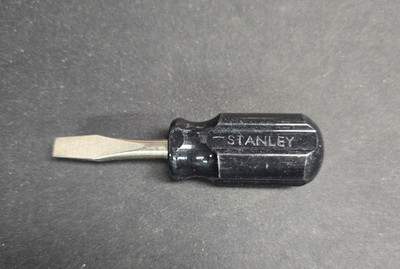Stanley All Black Stubby 1/4'' Flathead Screwdriver