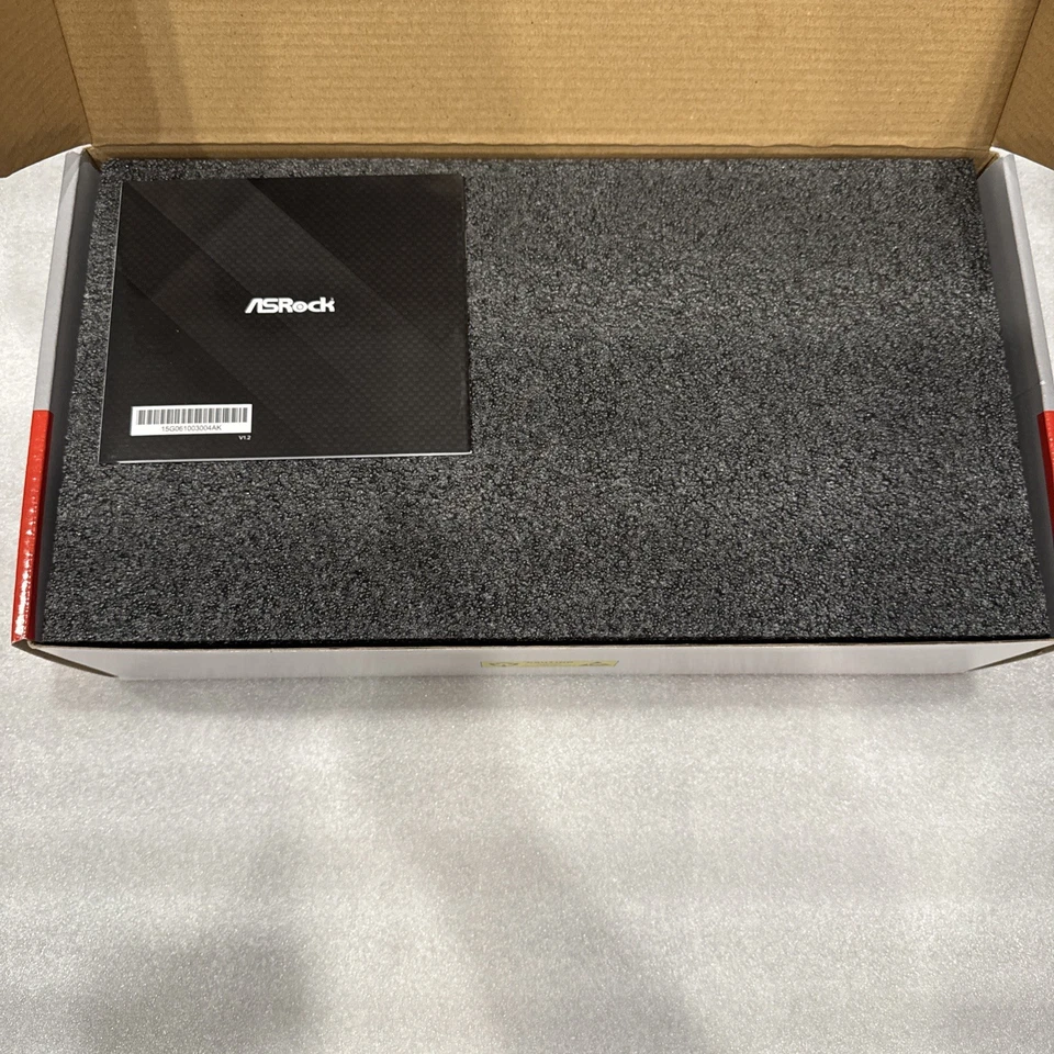 ASRock AMD Radeon RX 9070 XT Steel Legend 16GB Graphics Card VG-9070XT SL16G - Image 2 of 4