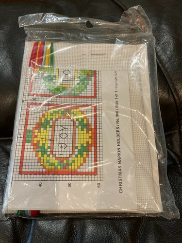 CROSS STITCH KITS CHRISTMAS KIT NEW SEALED NAPKIN RINGS - Picture 2 of 2