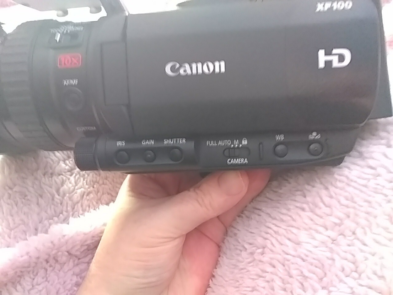 Canon XF100 HD Professional Camcorder +charger/mains,battery,CF card