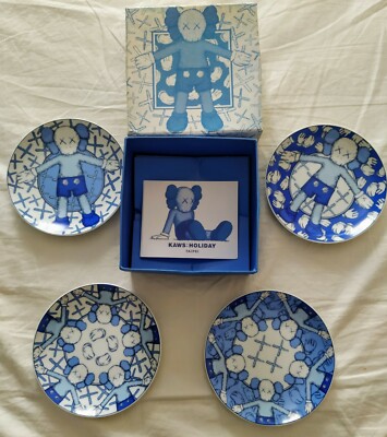 Kaws Holiday Taipei Limited Juego de platos de cerámica de 4 piezas