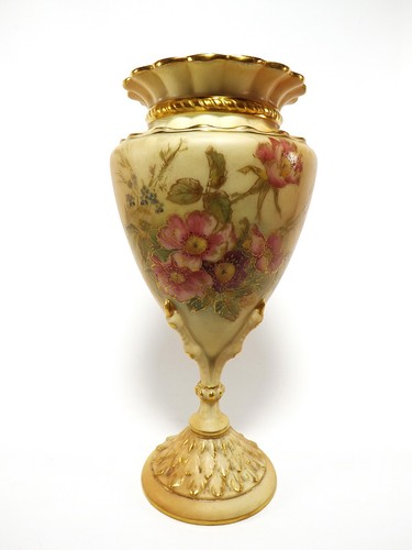 BEAUTIFULL ROYAL WORCESTER VASE SHAPE NUMBER 2314 / ON BLUSH IVORY GROUND R218/5 - Picture 9 of 12