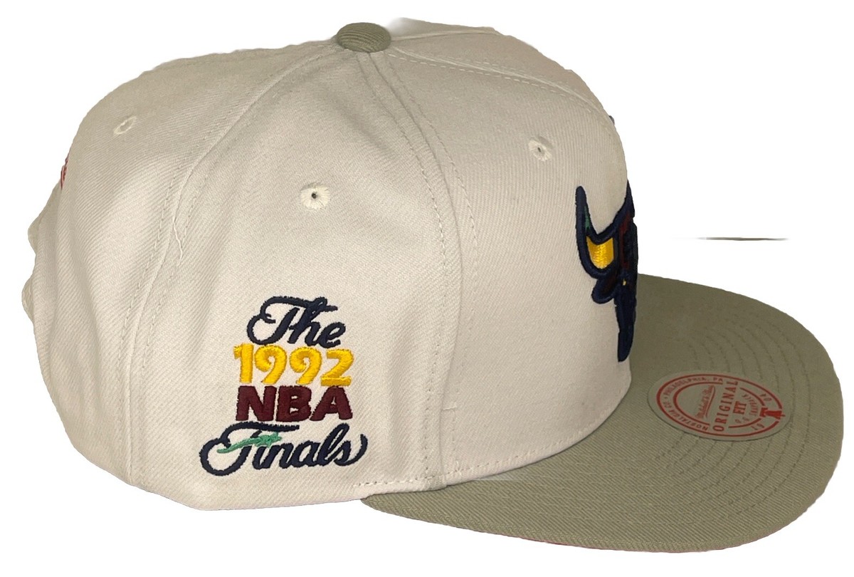 Mサイズ　ドジャース　Mitchell & Ness NEW MITCHELL & NESS NBA CORE VII SNAPBACK CHICAGO BULLS CAP