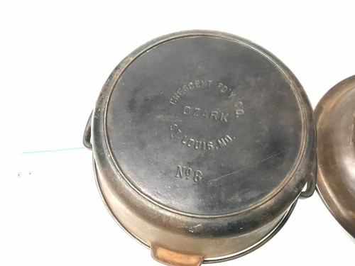 1901-26 Crescent FD'Y Co. Ozark St. Louis, MO #8 10-1/4"Cast Iron Oven-Pot w/Lid - Picture 4 of 12