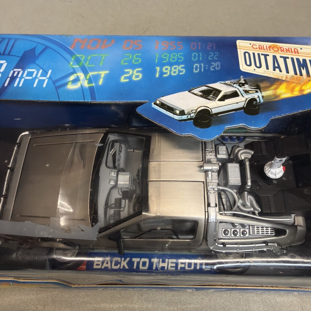 Sunstar Sun Star 1:18 Diecast Model Delorean Time Machine - SIlver