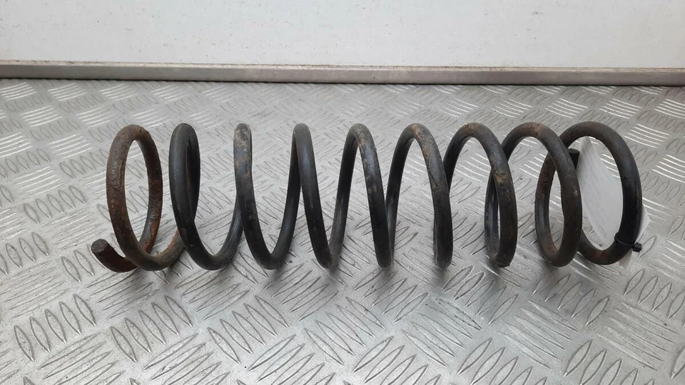 Ford Escort 1998 gasolina muelle helicoidal trasero 1028839 Foto 2 de 4