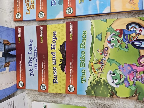 Leapfrog LeapReader Pen With 9 Early Reading Series books - Picture 4 of 9