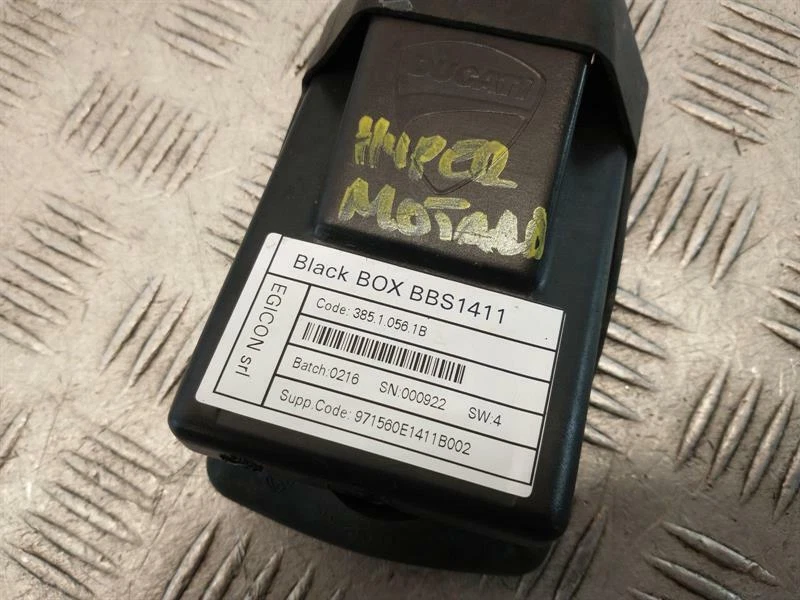 Ducati HYPERMOTARD 939 SP (2016>) caja negra  Foto 2 de 3