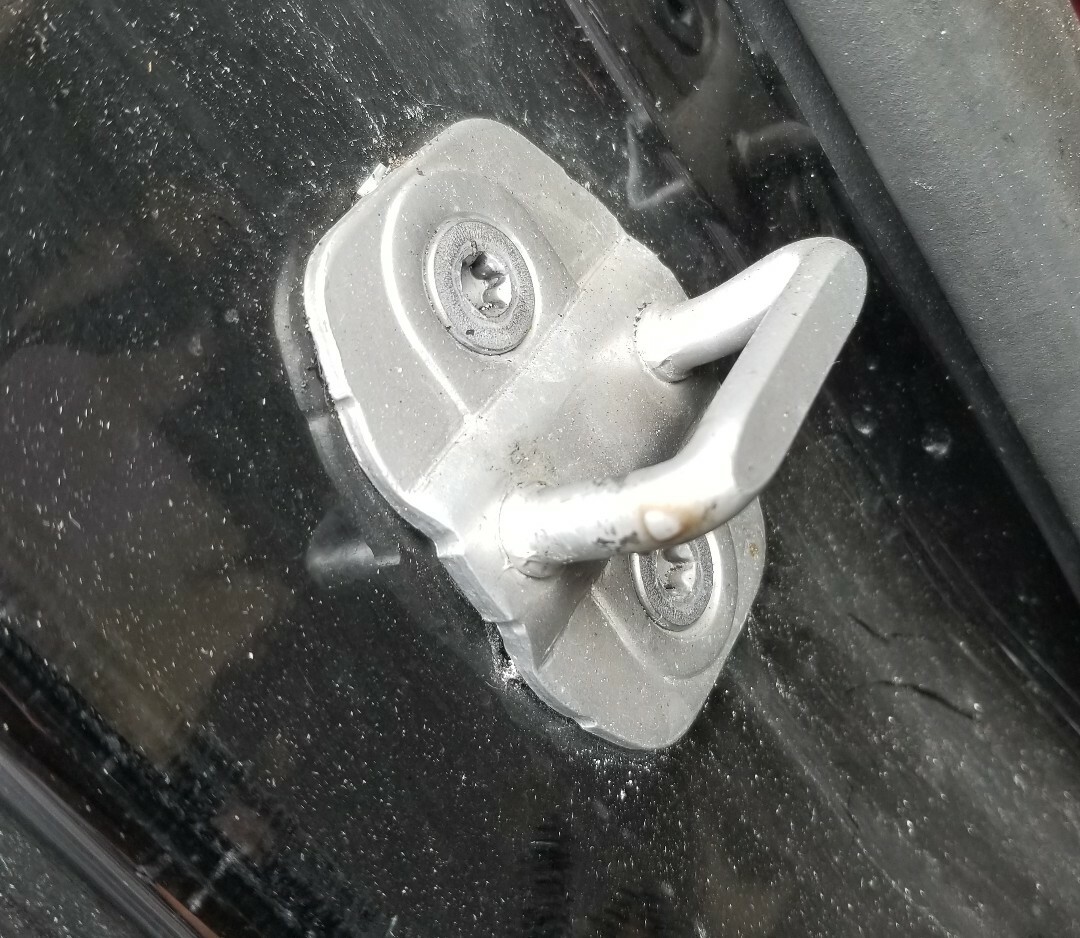 2014 MASERATI GHIBLI M157 OEM DOOR LOCK LATCH CATCH STRIKER RIGHT REAR W/BOLTS