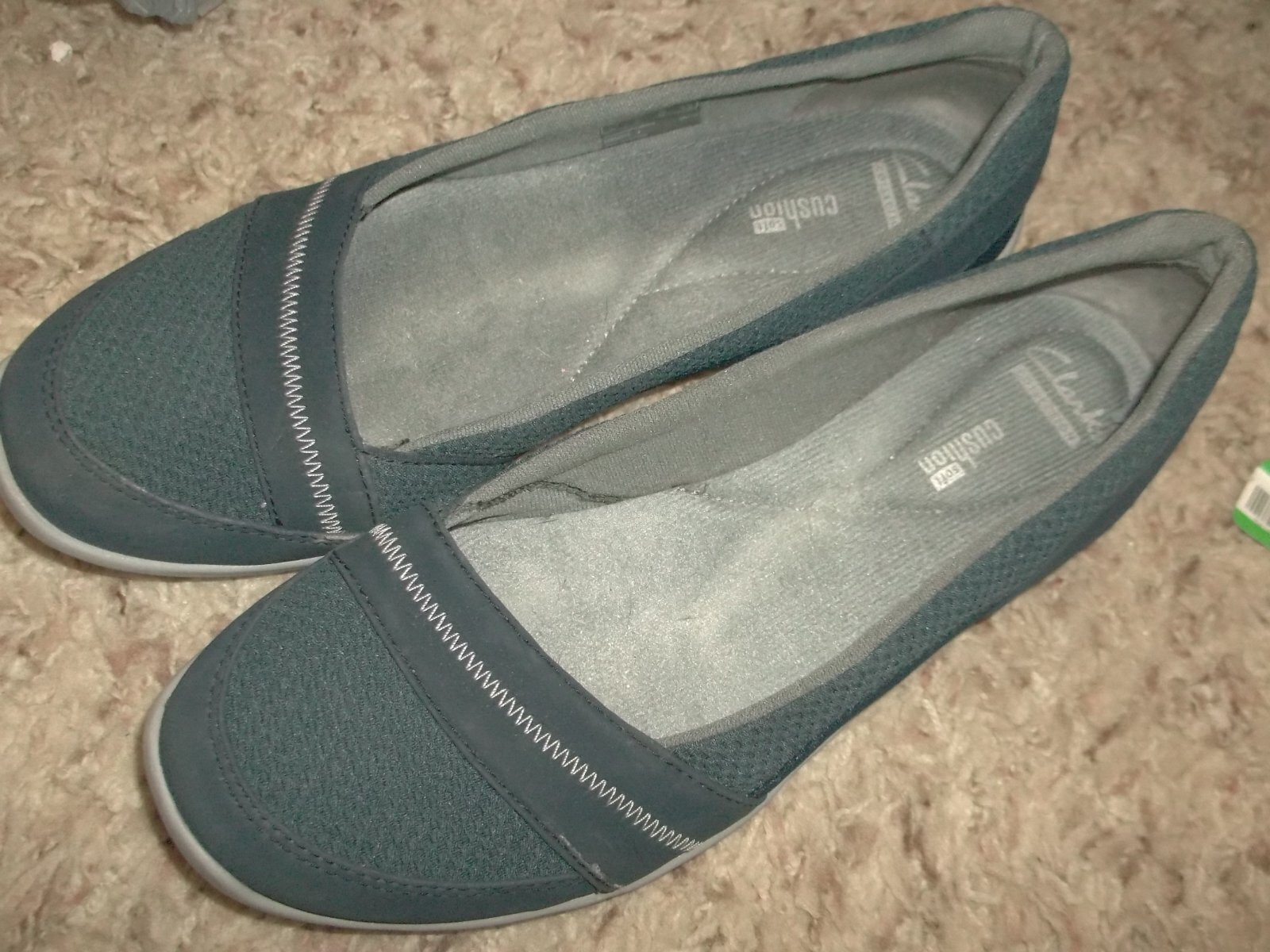 Excellent CLARKS Navy Blue Ballet Flats Size 8