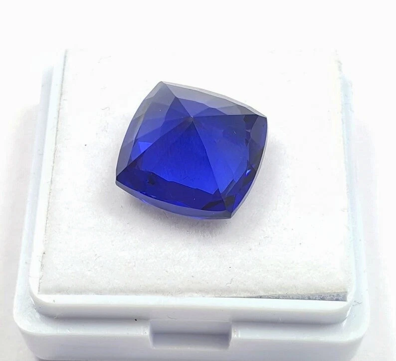 Piedras preciosas de zafiro azul con forma de corte de cojín hechas a mano AAA + calidad Foto 2 de 4
