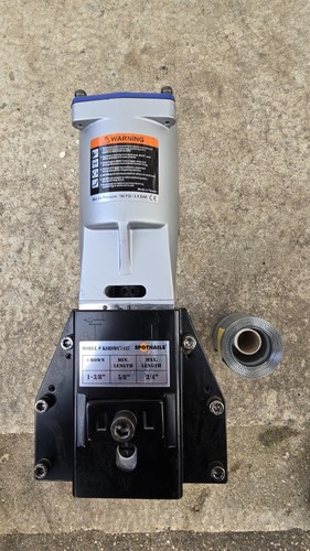 Spotnails KSRSWC7437 pneumatic stapler/nailer. with 12 rolls of staples