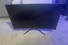 Xenta Curved Gaming Monitor