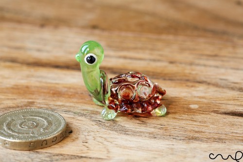 NUEVO Pequeño Hecho a Mano Pequeño Vidrio Tortuga Brillo Jardín Decoración Adorno Adorable - Imagen 5 de 5