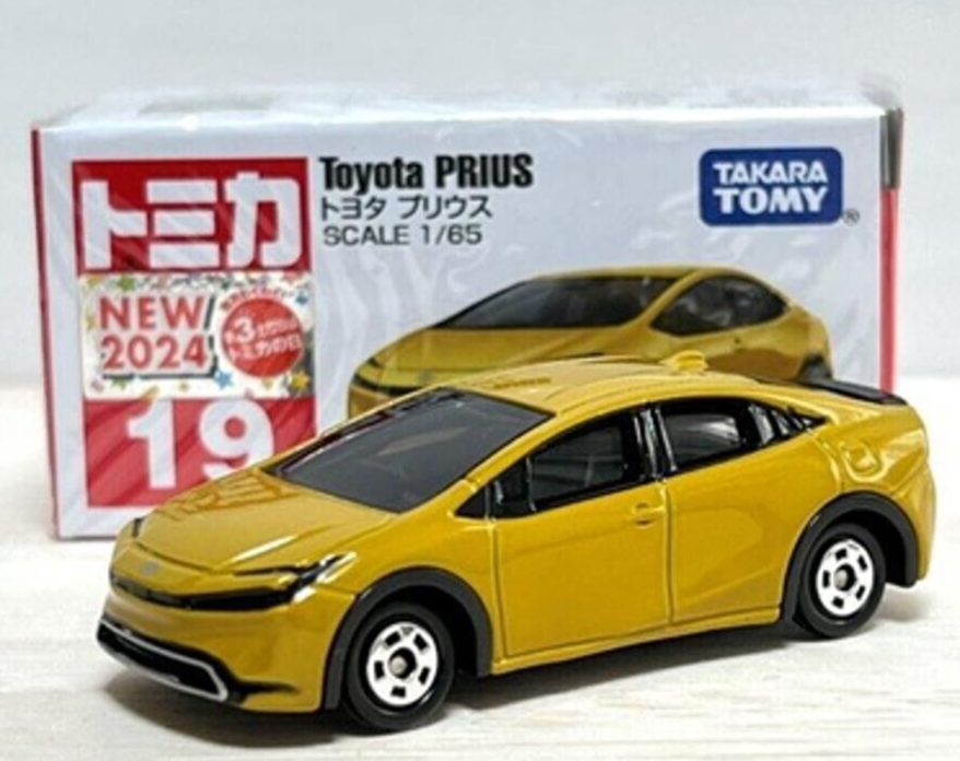 Takara Tomy Tomica #19 Toyota Prius Die-cast Car Model toy 1/65