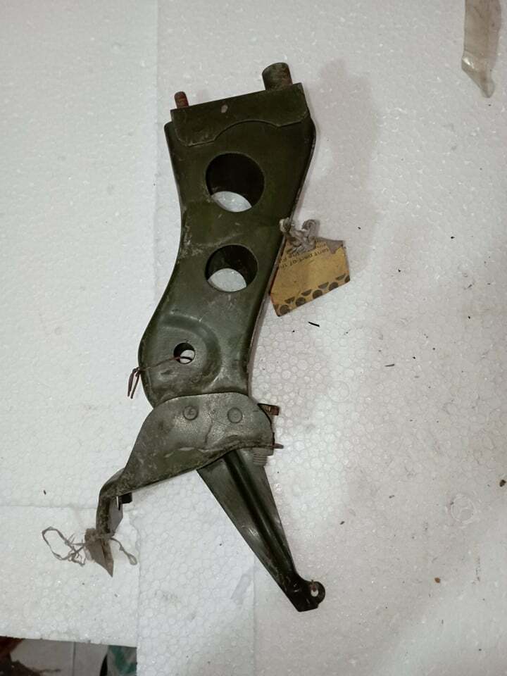 NOS Toyota Land Cruiser Clutch pedal Support Sub Assy 55107