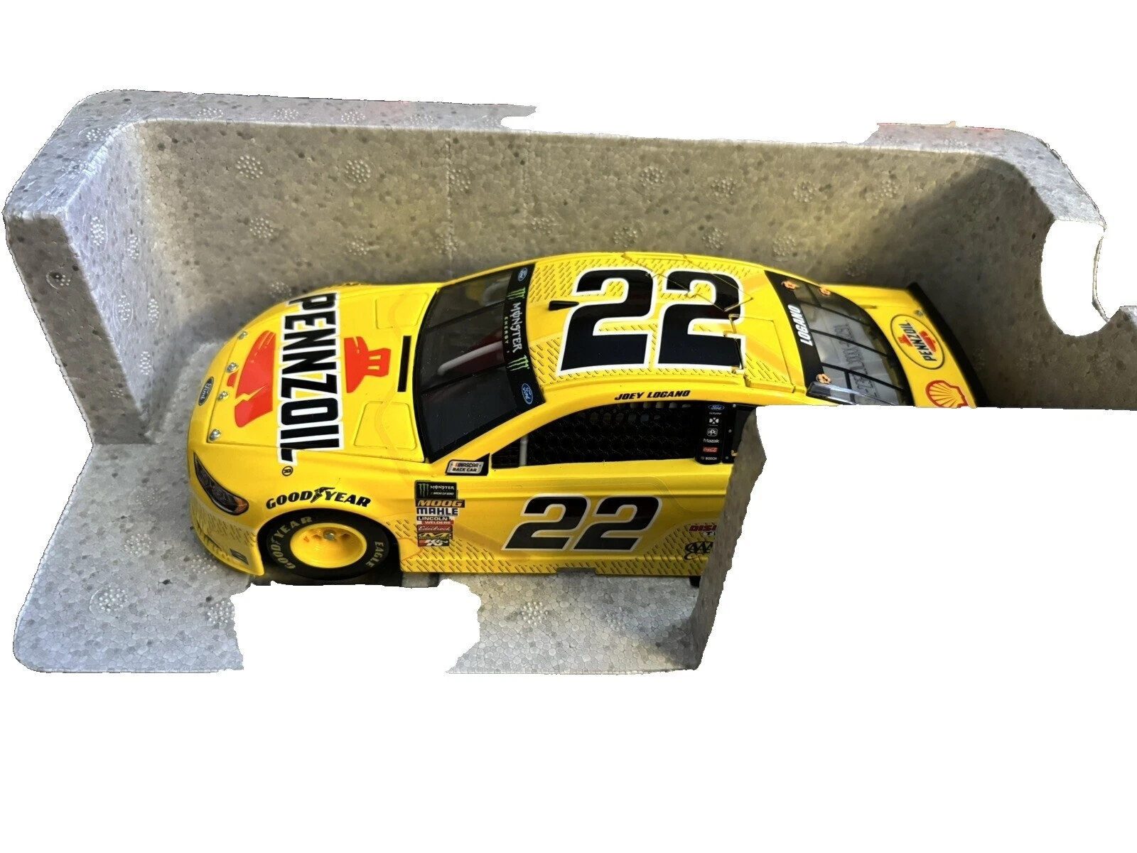 Action Diecast Sport & Touring Cars 1:24 2018 Vehicle Year