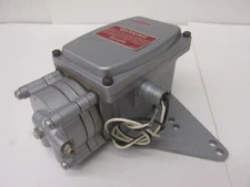 8006A Masoneilan International, Inc. Supply 23 PSI Input 4-20 M.A.D.C. 43472WVS