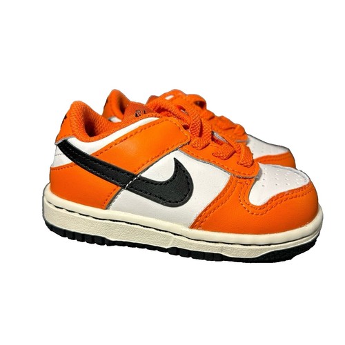 nike trainers with orange tag