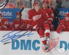 Detroit Red Wings Dylan Larkin Signed Autographed 8x10 JSA COA B