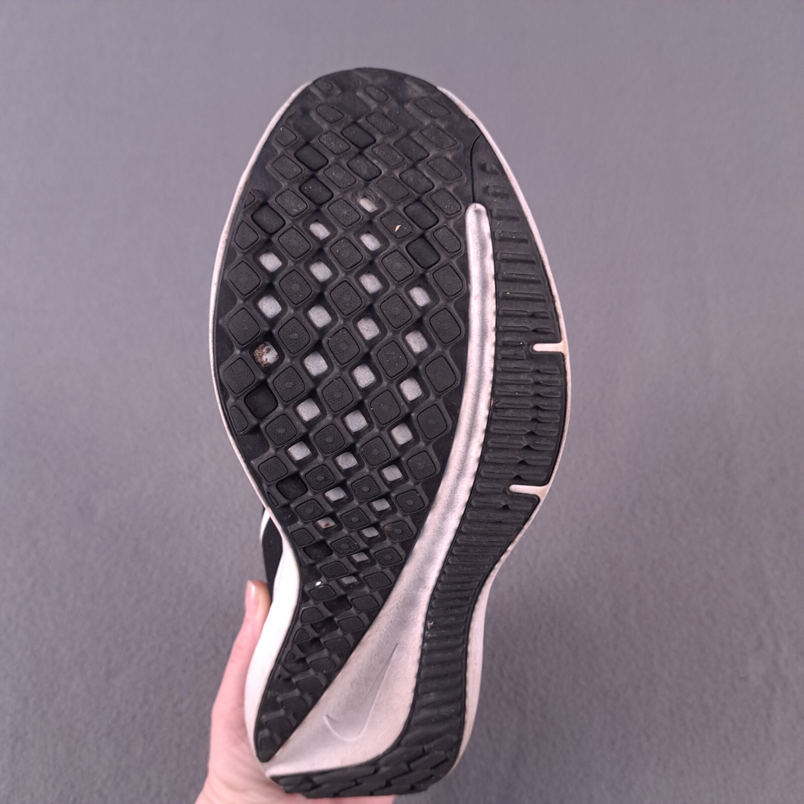 Nike Winflo 10 Sneakers Woemns 9 Black Athletic Running Shoes DV4023-003 thumbnail 16