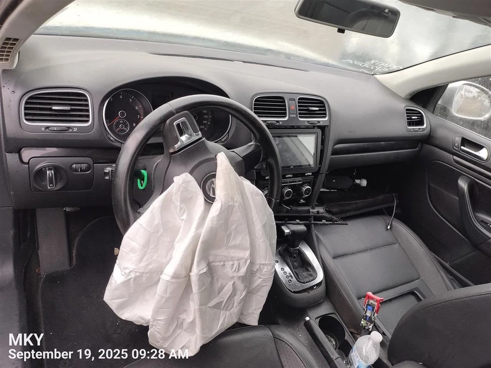 RIGHT REAR SEAT BELT 2010 VOLKSWAGEN JETTA Foto 4 de 4