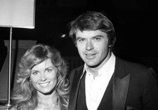 Foto antigua histórica de celebridad de Robert Urich y Heather Menzies alrededor de 1980 1