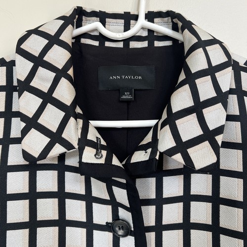 Ann Taylor Women’s XS Black White Checked Lightweight Overcoat Button Lined - Picture 2 of 9