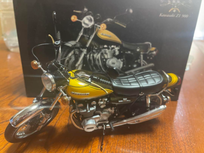 Minichamps DP 1/12 Kawasaki 900 Z1 Super 1973 Candy Green/yellow