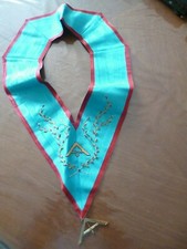 ancienne écharpe FRANC MACONNERIE avec insigne doré