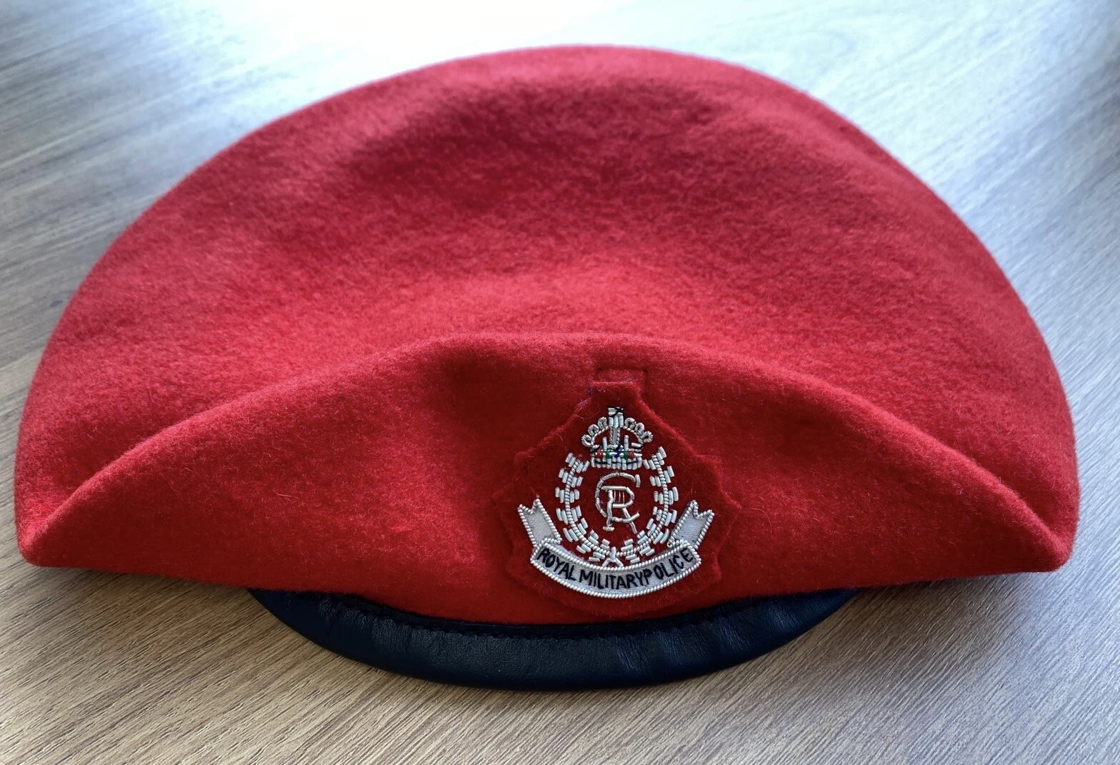 Crown Rpd RMP Officers New KINGS CROWN Red Beret & Badge Military Police Silk ...