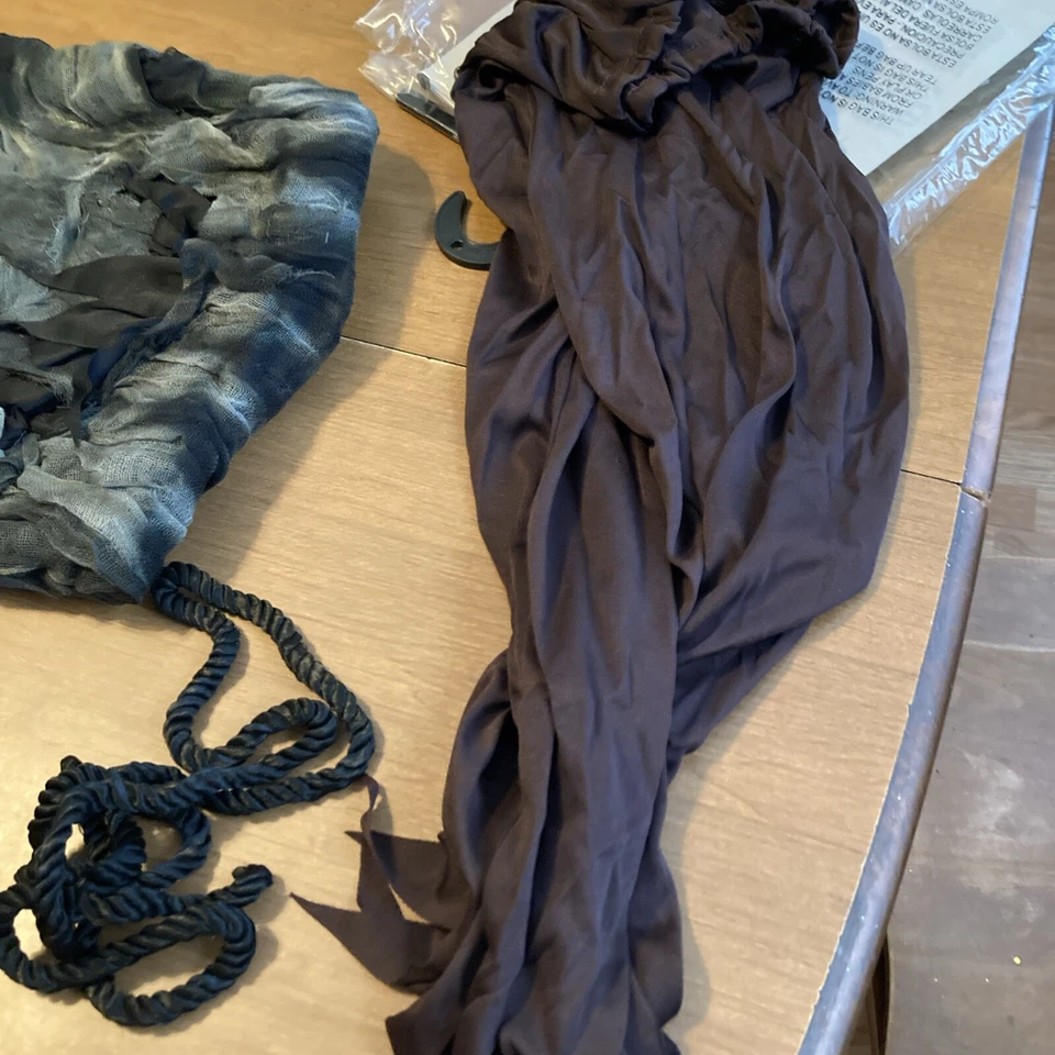 Disfraz Halloween, Cadáver Destrozado Disfraz Halloween Juvenil Pequeño M 8/10 Foto 2 de 4