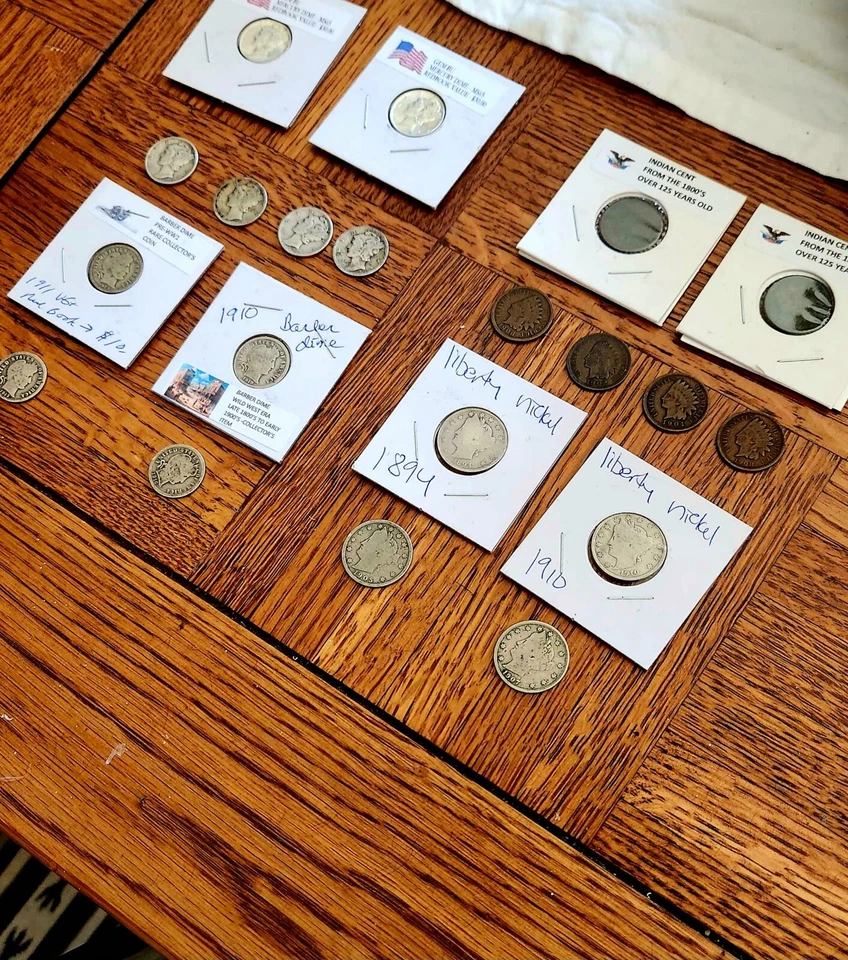 Prized Coin Collection With Book - VERY RARE-1942 D/1 MERCURY DIME - Image 2 of 4
