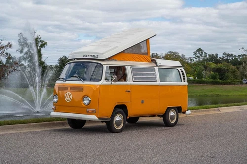 1969 Volkswagen Bus/Vanagon Camper Bus