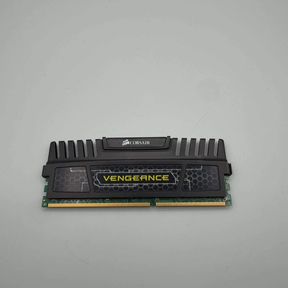 PC3-17000 (DDR3-2133) Bus Speed Computer RAM 16 GB Total Capacity