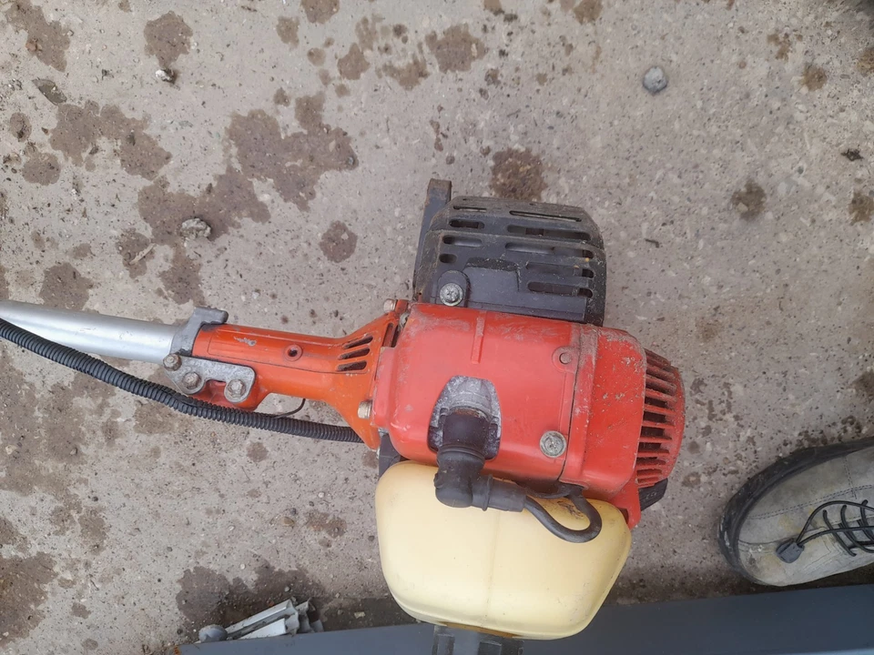 ROBIN STRIMMER NB411 - Image 4 of 4