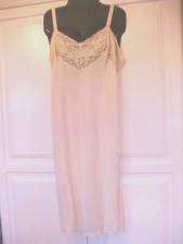 VTG Wonder Maid Size 40 Non Cling Slip Antron Nylon Cream Lace Bust/Hem