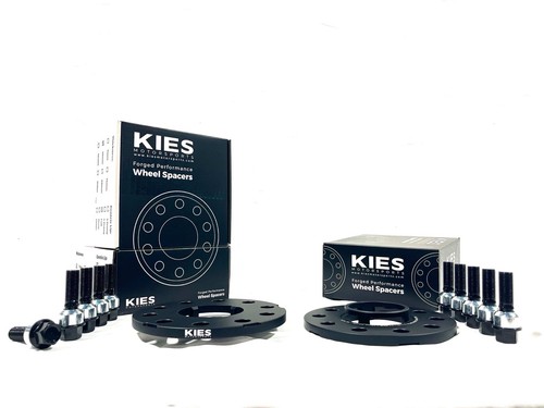 7 mm Wheel Spacers With Lug Nuts For 992 Porsche 911 Carrera