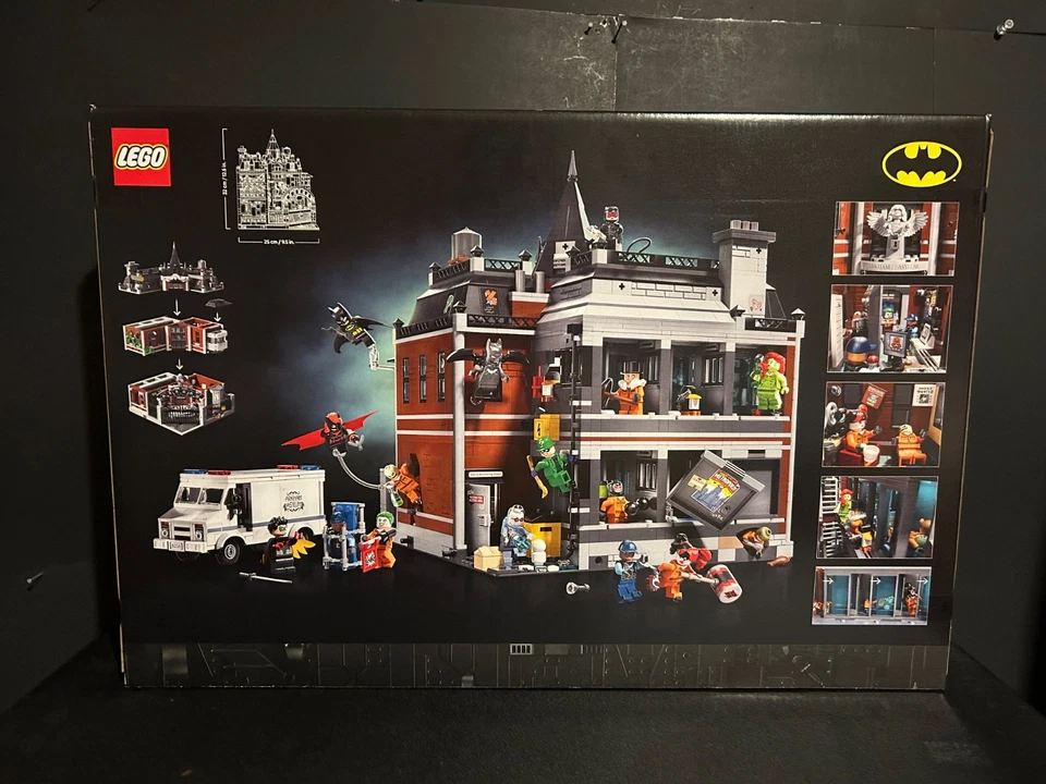 Lego DC Batman Arkham Asylum 76300 BRAND NEW - SHIPS OUT NEXT BUSINESS DAY - Image 2 of 2
