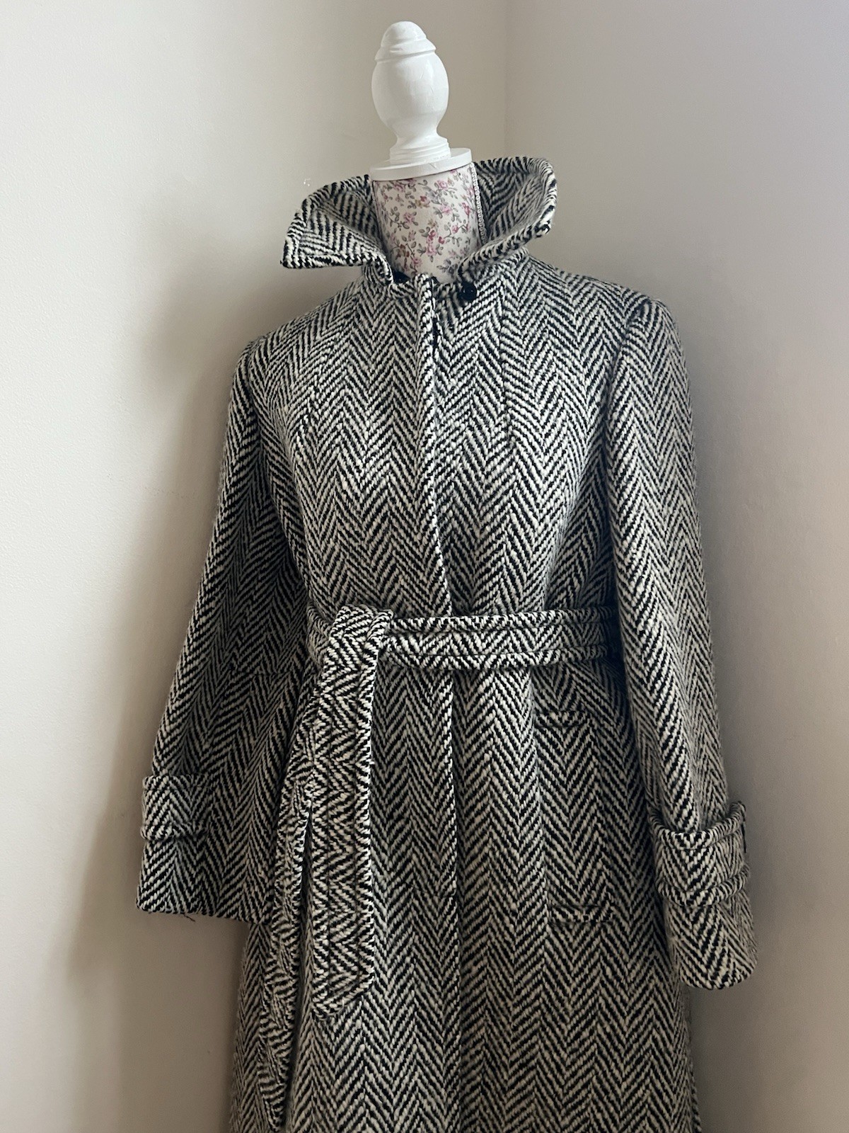 Authentic Acuascutum Vintage Herringbone Pure Wool Over Coat Size Small UK8-10 image 2