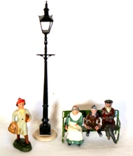 AC4859:Vintage Johillco Gauge1 Lead Railway Passenger Figures with Lamp Post (5)