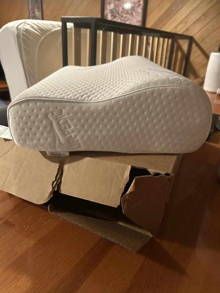 Almohada para cuello Tempur-Pedic TEMPUR-Ergo estándar perfil grande hipoalergénica Foto 3 de 4