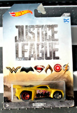 Hot wheels diecast vehicle Justice legue Bassline Gold 2017