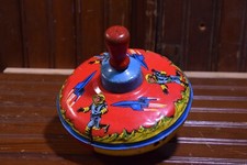 1950s TIN LITHO SPACEMAN ROCKET MAN SPINNING UFO PUMP ACTION TOP TESTED WORKS