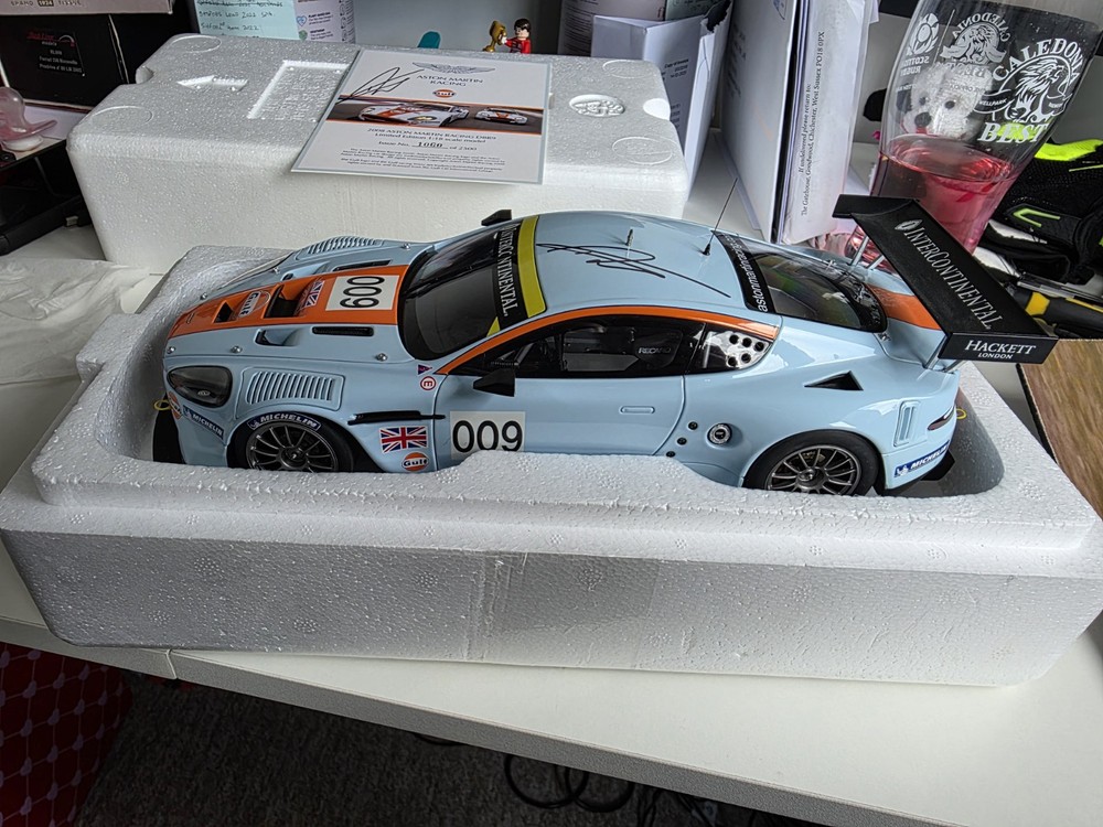 1/18 Autoart Signed Aston Martin DBR9 2008 Le Mans Winner Turner Brabham
