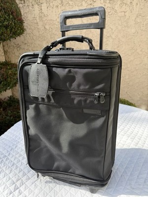 Briggs & Riley Baseline Domestic 22  Upright Carry On 2-wheel Garment Suitcase