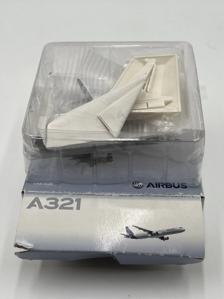Dragon Wings 1:400 Airbus A321 (#56354-03) Factory Livery Diecast Model New - Image 3 of 4