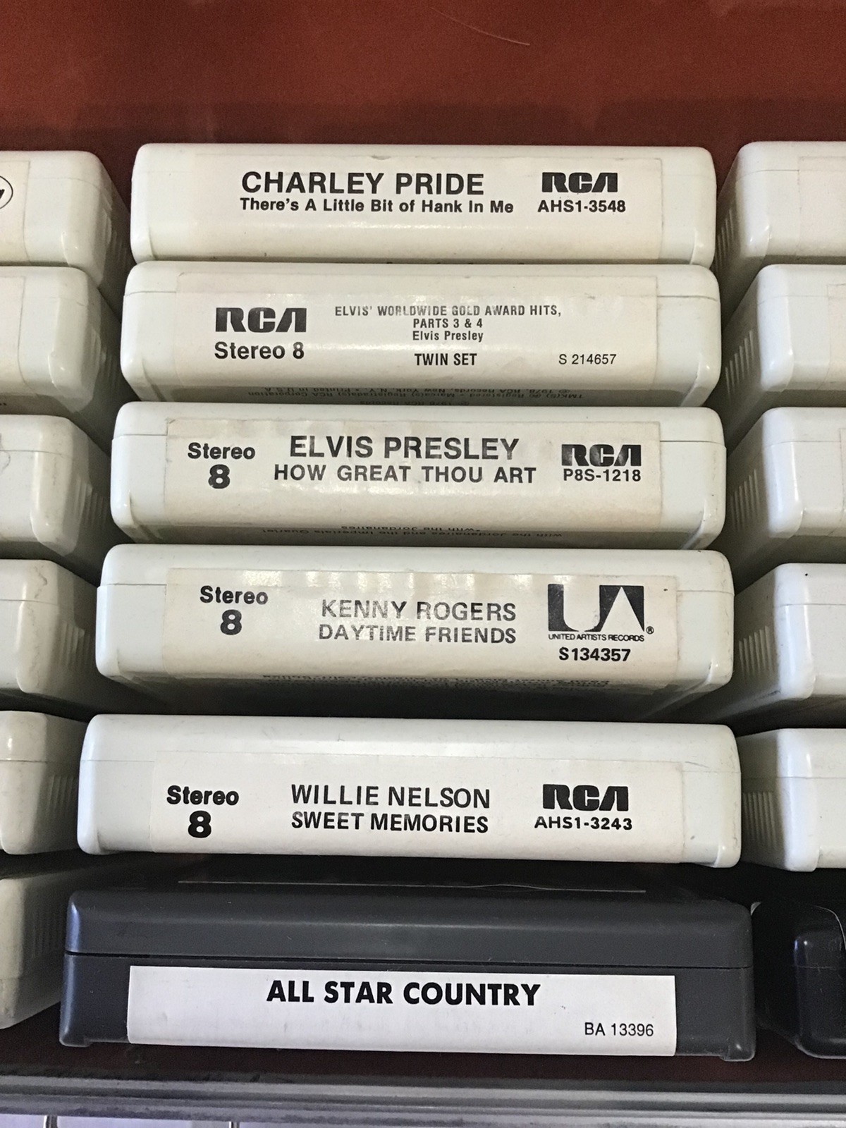 Vintage 8 Track Case w/24 Tapes - Elvis, Engelbert, Cash, Kenny Rogers ...