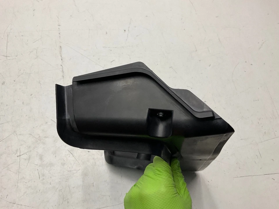 Protector de cubierta de deflector de agua para panel de cubierta de parabrisas Audi S4 2018 Foto 3 de 4